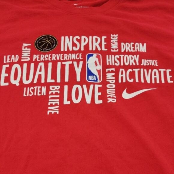 Nike Shirt Size Medium M The Nike Tee Dri-Fit Graphic Print Equality Basketball - Picture 4 of 7